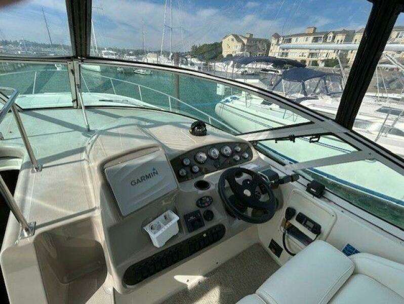 2004 Cruisers Yachts 340 Express