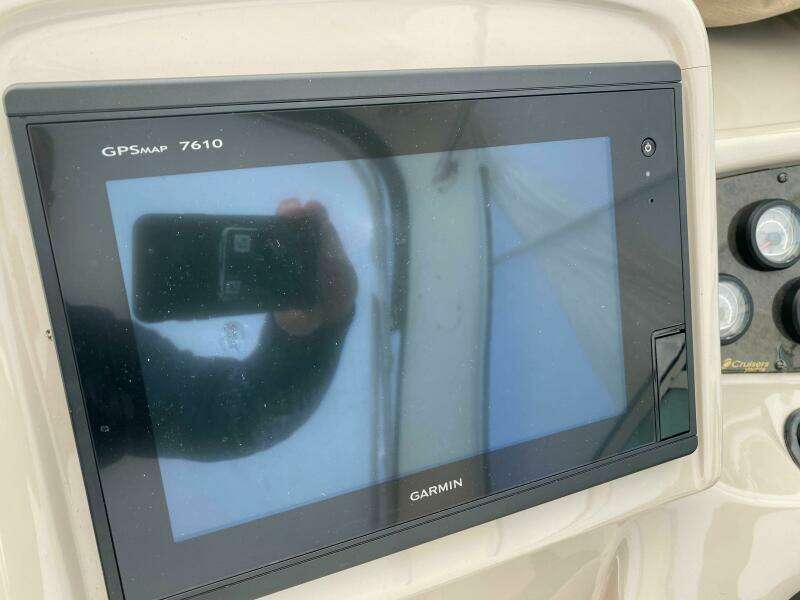 2004 Cruisers Yachts 340 Express