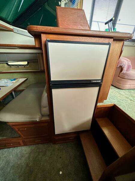 1991 Carver 3807 Aft Cabin