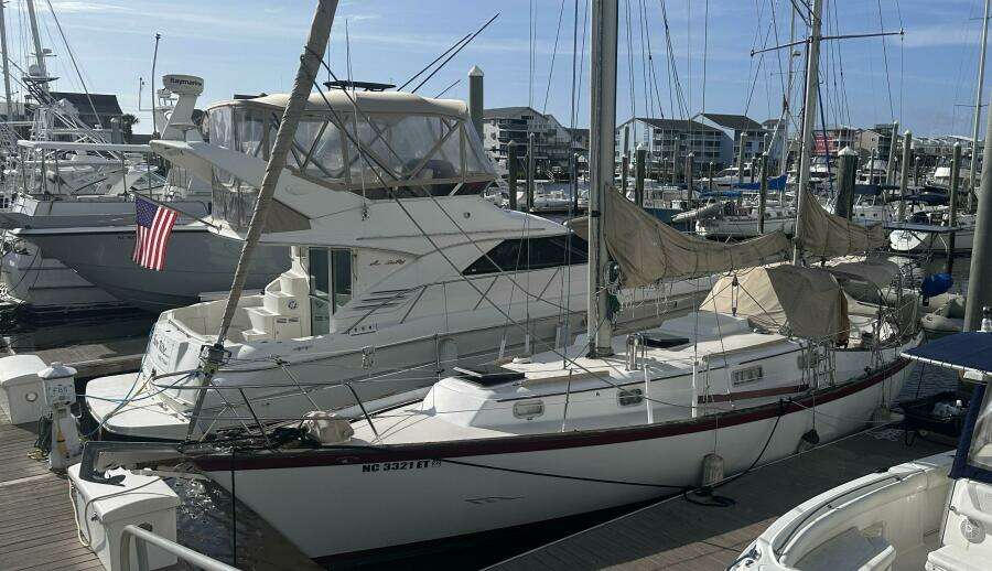 1977 Pearson 365 Ketch