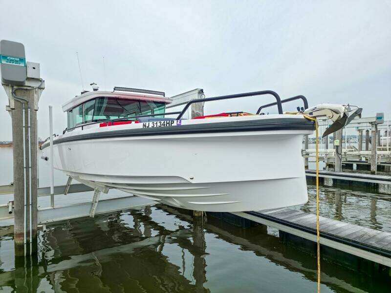 2021 Axopar 37 XC Cross Cabin