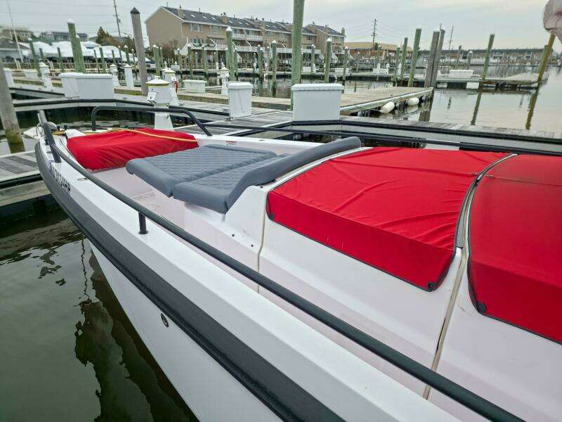 2021 Axopar 37 XC Cross Cabin