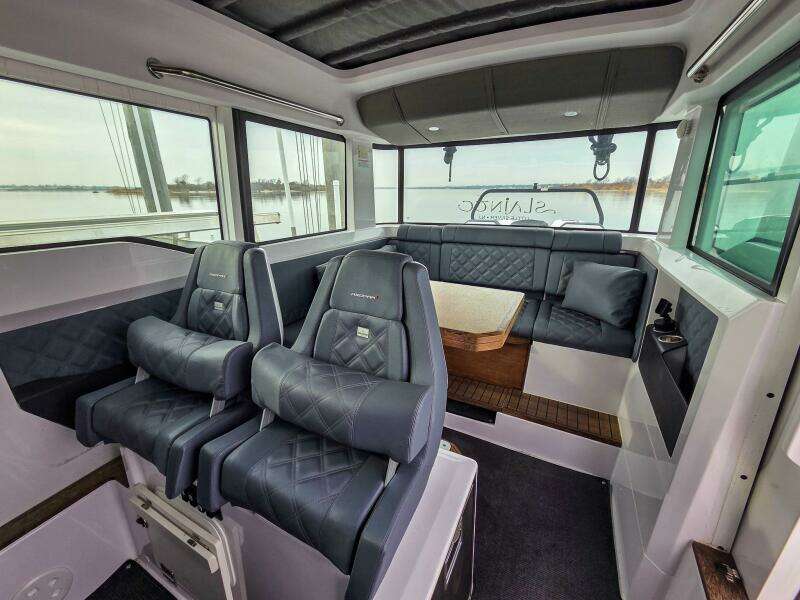 2021 Axopar 37 XC Cross Cabin