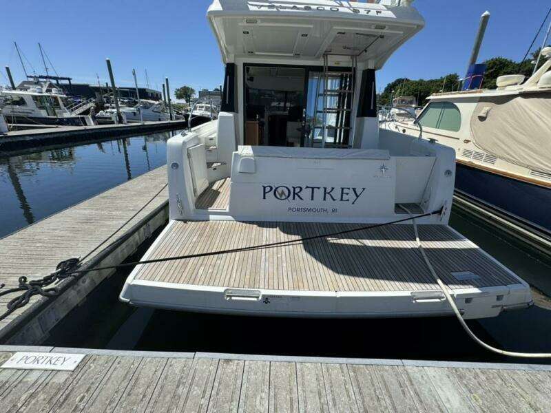 2016 Jeanneau Velasco 37F