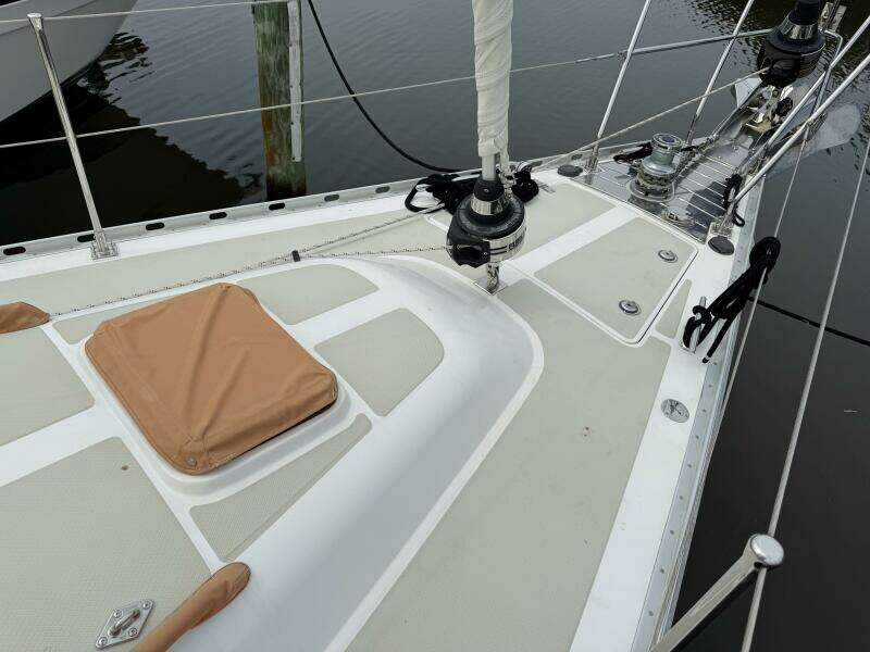 2008 Hylas 46 Center Cockpit