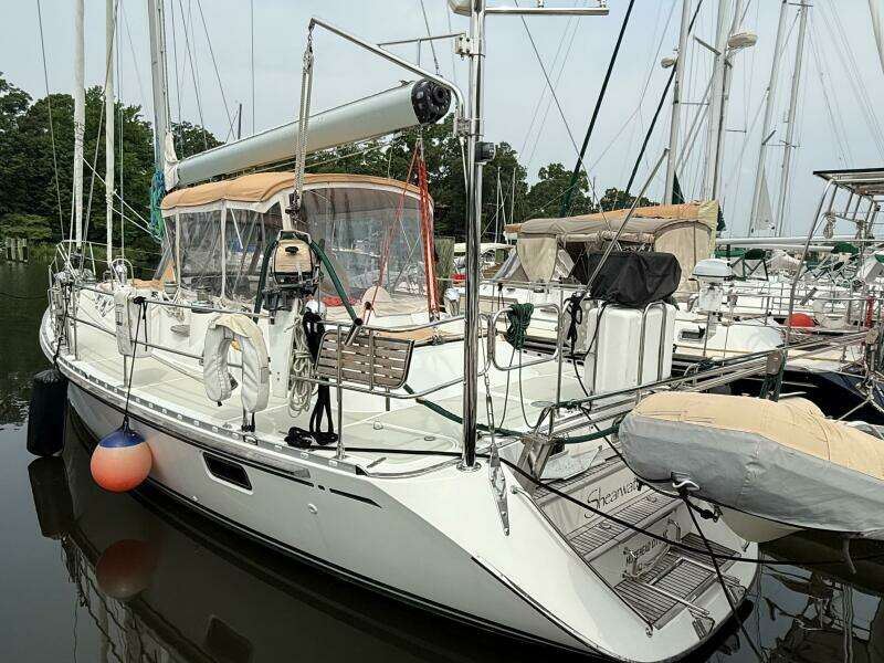 2008 Hylas 46 Center Cockpit