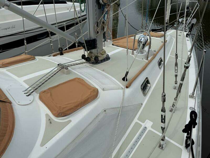 2008 Hylas 46 Center Cockpit