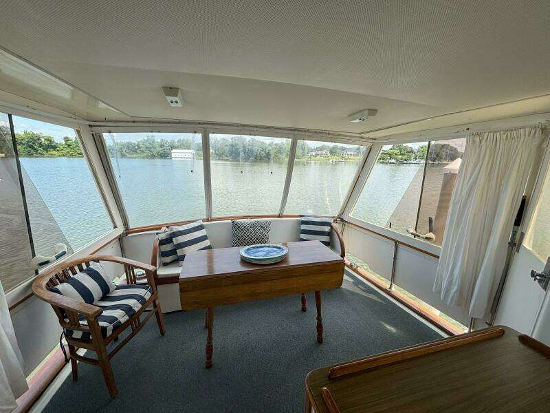 1972 Matthews 4 Flush Deck