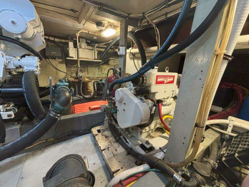 1972 Matthews 4 Flush Deck