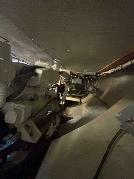 1972 Matthews 4 Flush Deck