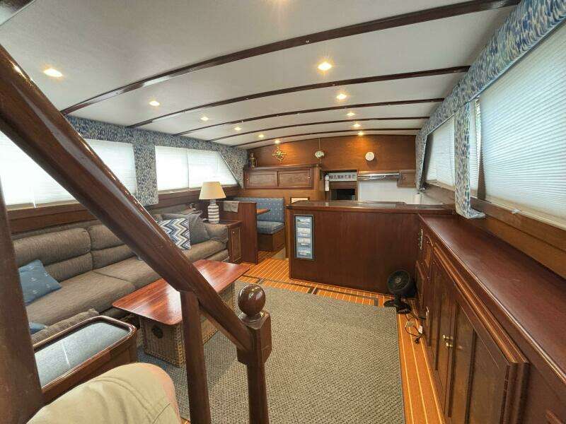 1972 Matthews 4 Flush Deck