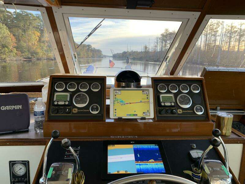 1972 Matthews 4 Flush Deck