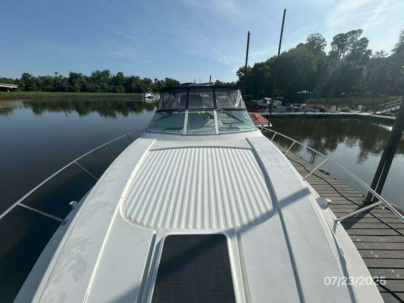 40' Trojan foredeck aft