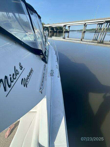 40' Trojan starboard side deck1