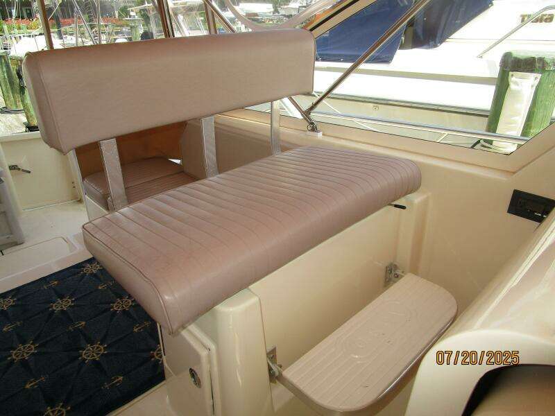 34' Mainship mate seat