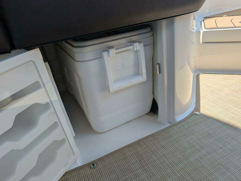 2023 Sea Ray 280 SLX