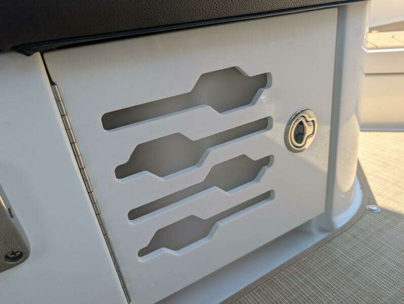 2023 Sea Ray 280 SLX