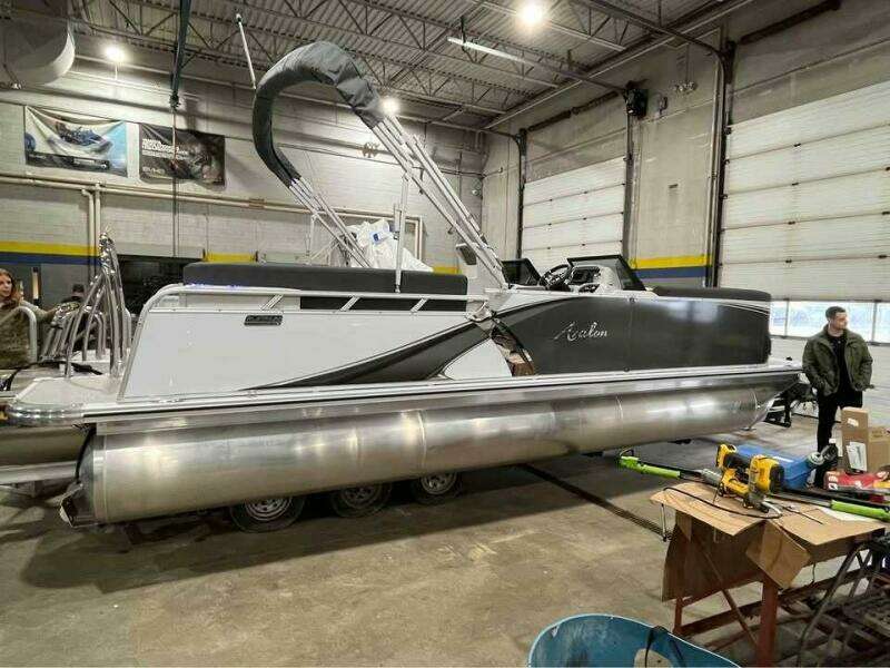 2023 Avalon 2385 LSZ