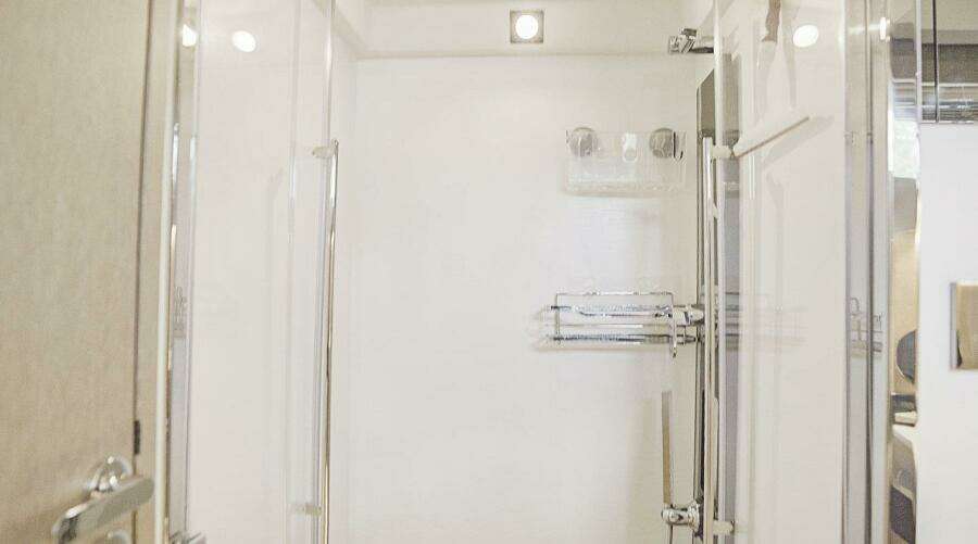 2018 Prestige 500 Flybridge