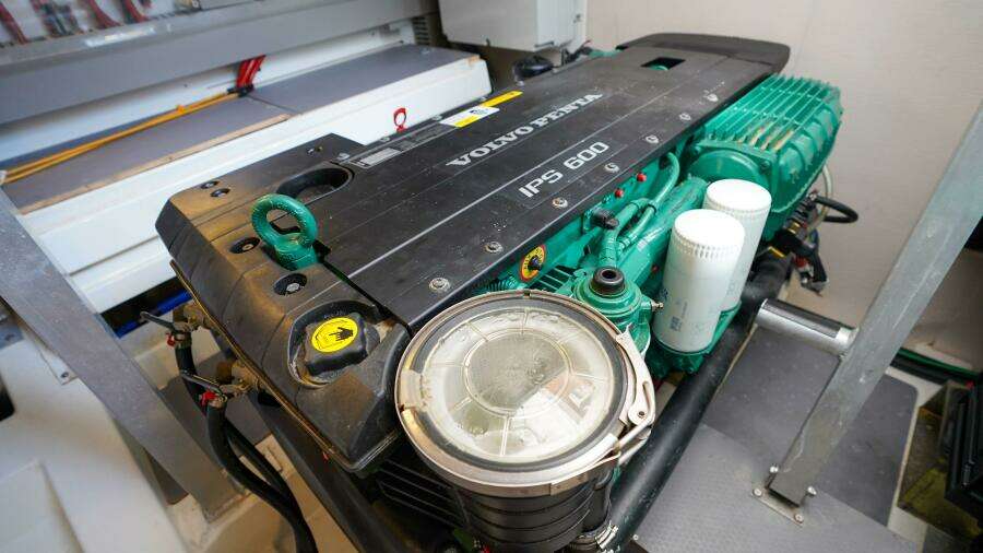 2018 Prestige 500 Flybridge