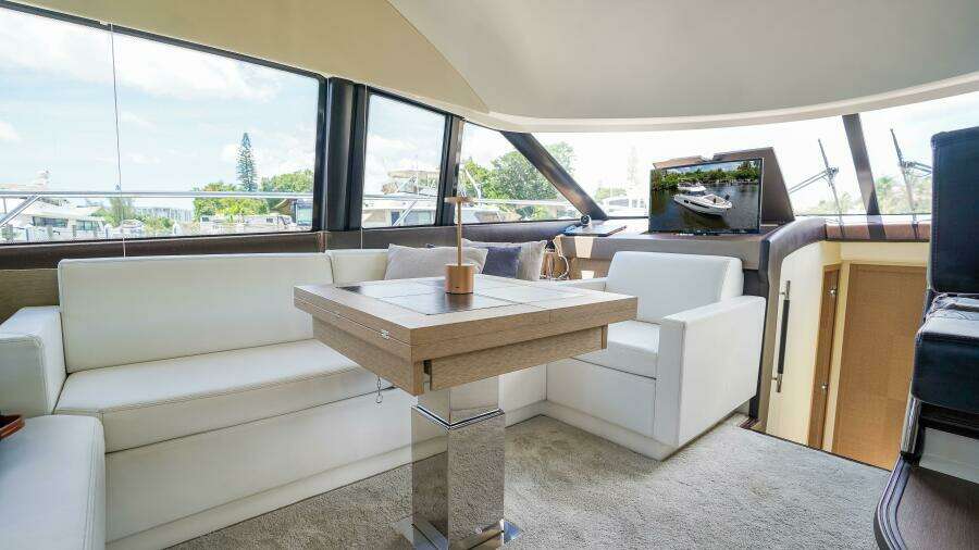 2018 Prestige 500 Flybridge