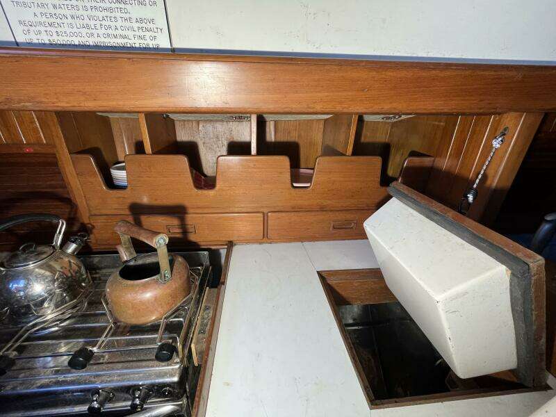 1982 Tayana Tayana 37