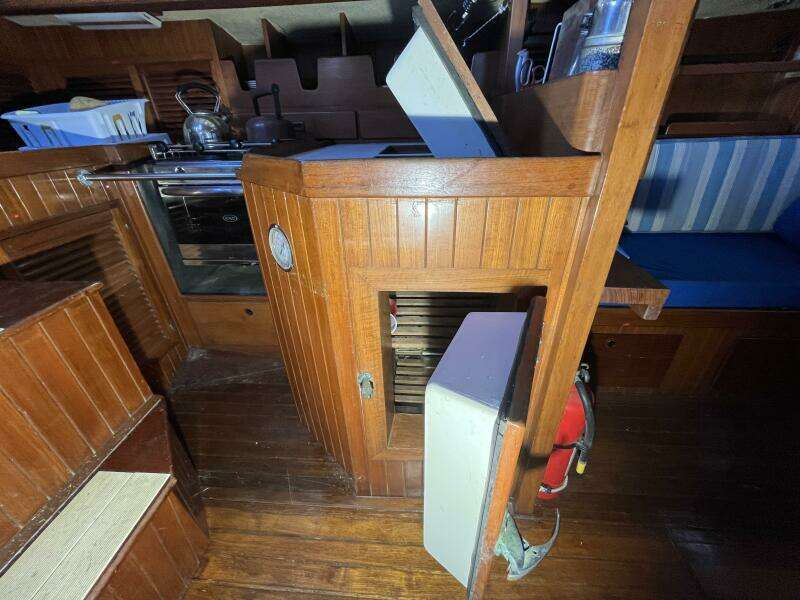 1982 Tayana Tayana 37