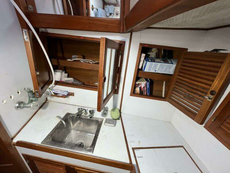 1982 Tayana Tayana 37