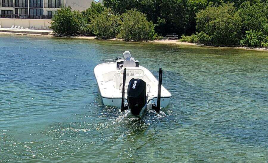 2016 Yellowfin 24 Bay