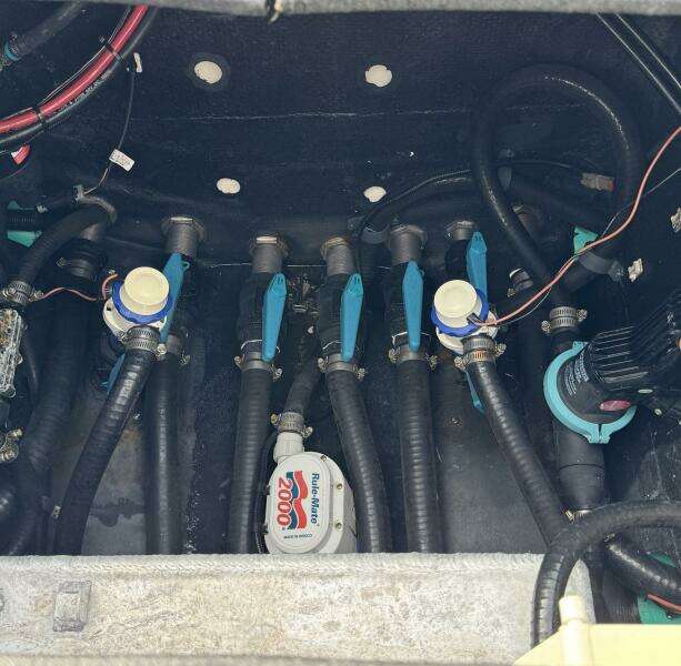 2021 Yellowfin 26 Hybrid