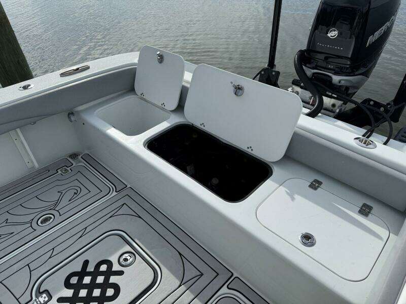 2021 Yellowfin 26 Hybrid