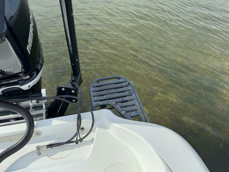 2021 Yellowfin 26 Hybrid