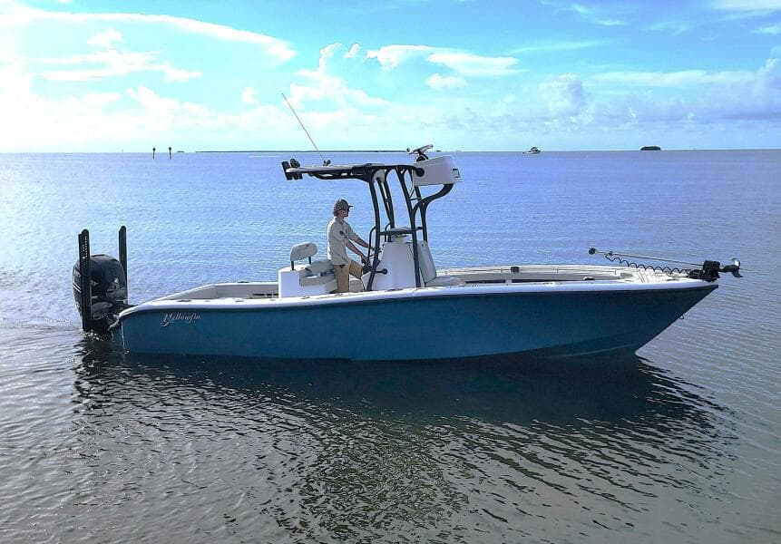 2021 Yellowfin 26 Hybrid
