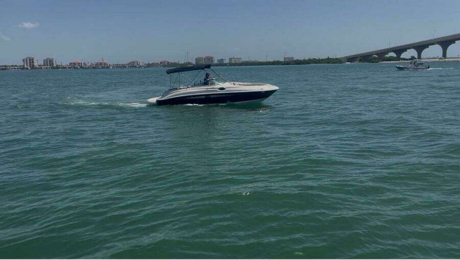 2007 Sea Ray 240 SUNDECK