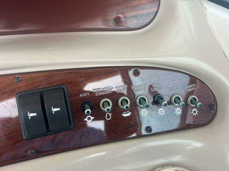 2007 Sea Ray 240 SUNDECK