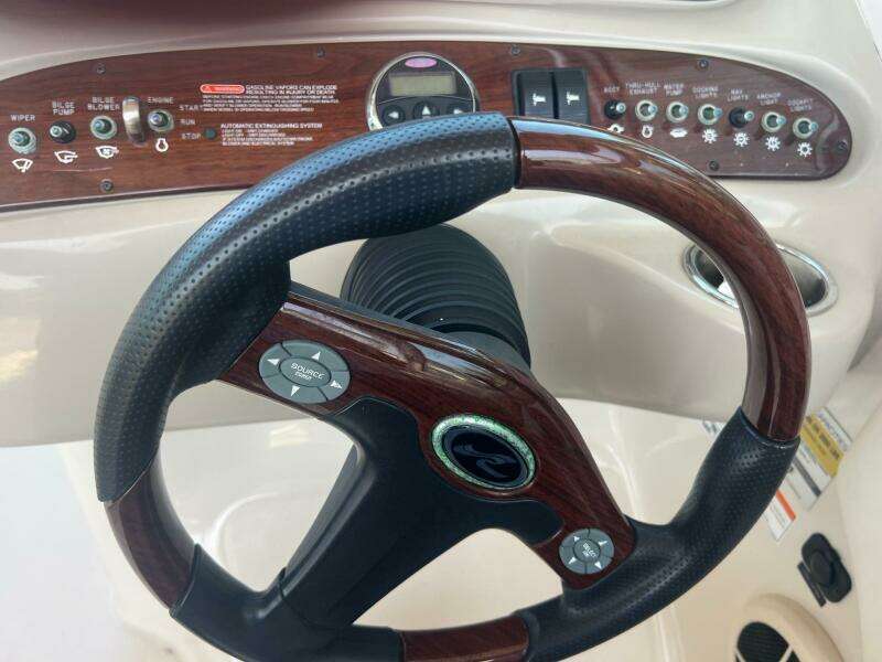 2007 Sea Ray 240 SUNDECK