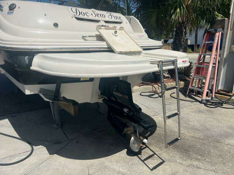 2007 Sea Ray 240 SUNDECK
