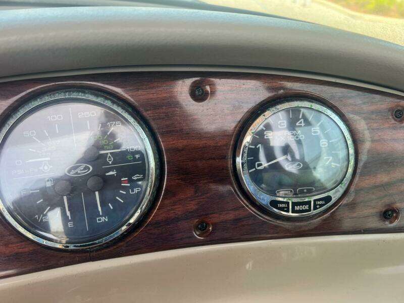 2007 Sea Ray 240 SUNDECK