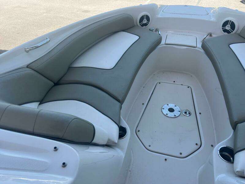 2007 Sea Ray 240 SUNDECK