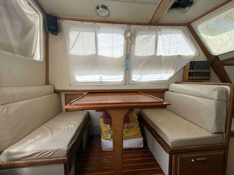 1994 Pacific Seacraft Pilothouse 32