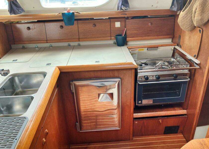 2002 Jeanneau 43DS