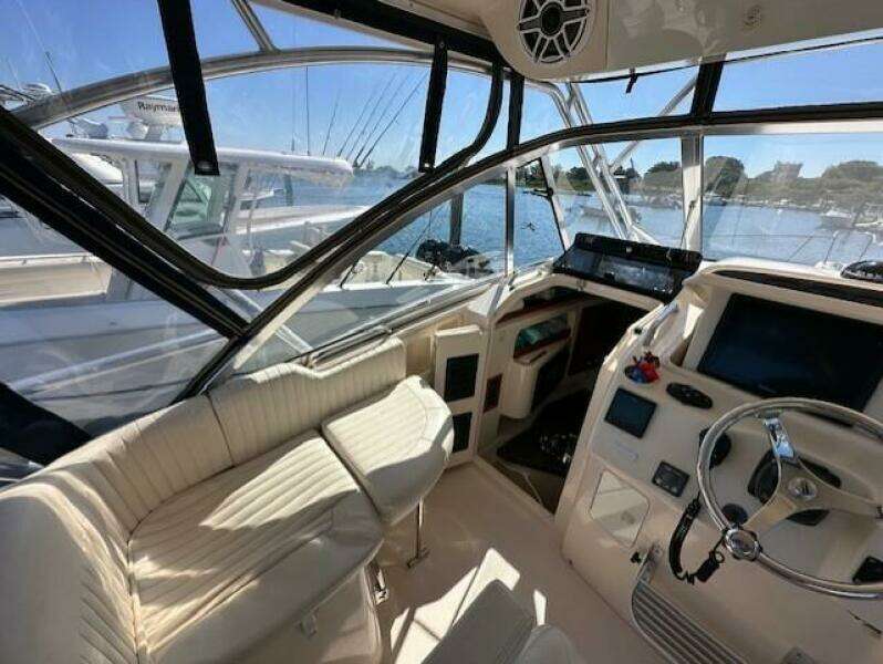 2008 Grady-White 330 Express