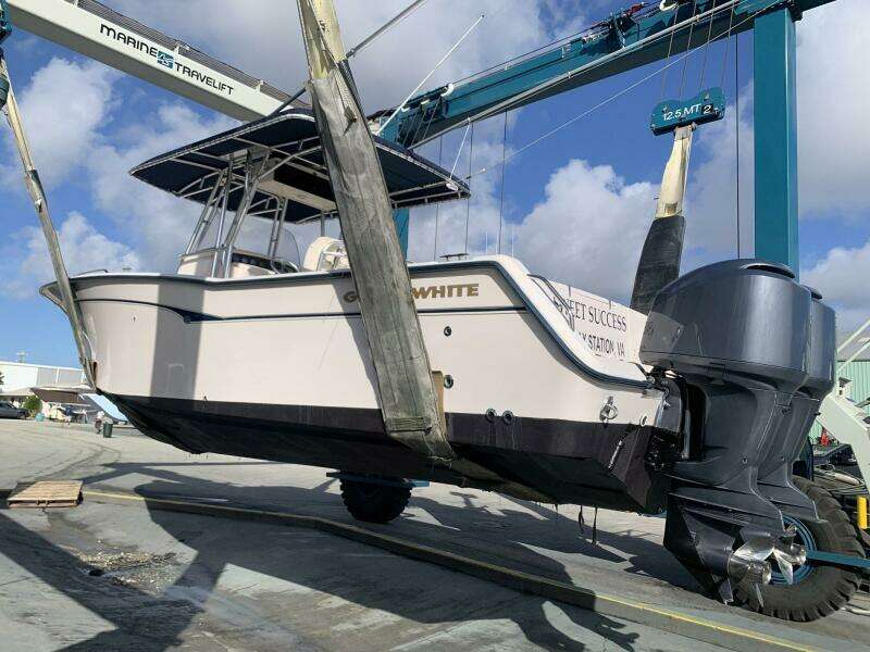 2000 Grady-White 306 Bimini