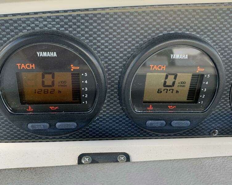 2000 Grady-White 306 Bimini