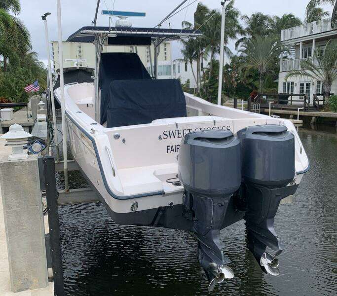 2000 Grady-White 306 Bimini