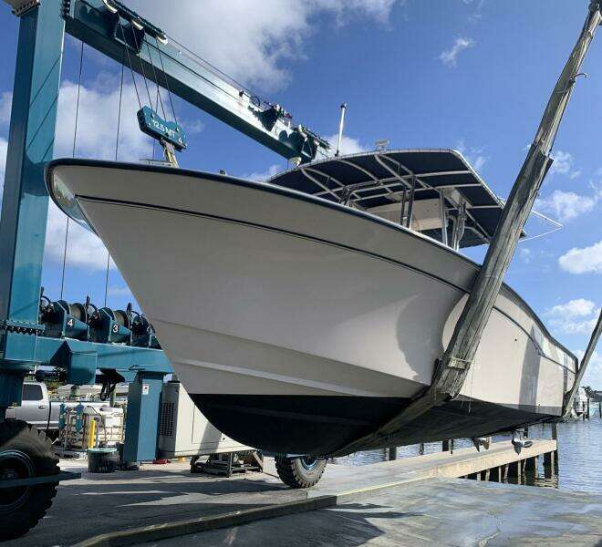 2000 Grady-White 306 Bimini