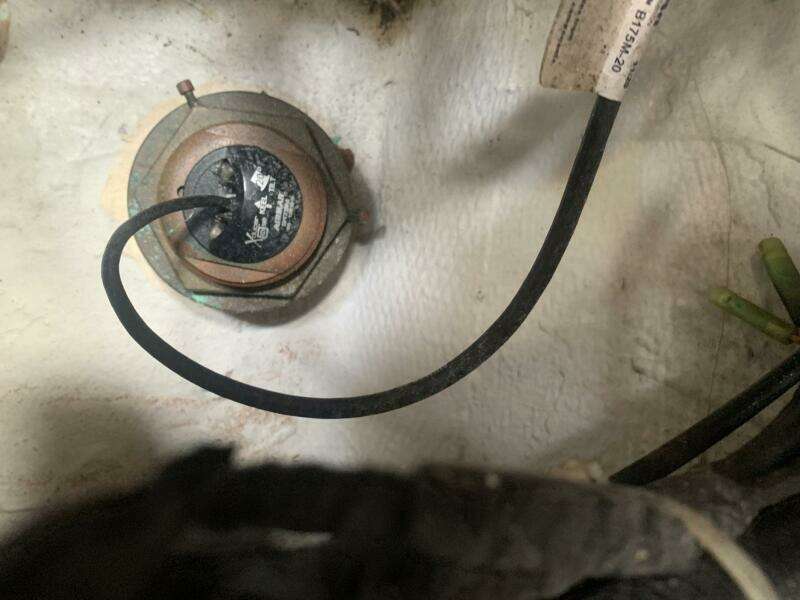 2000 Grady-White 306 Bimini