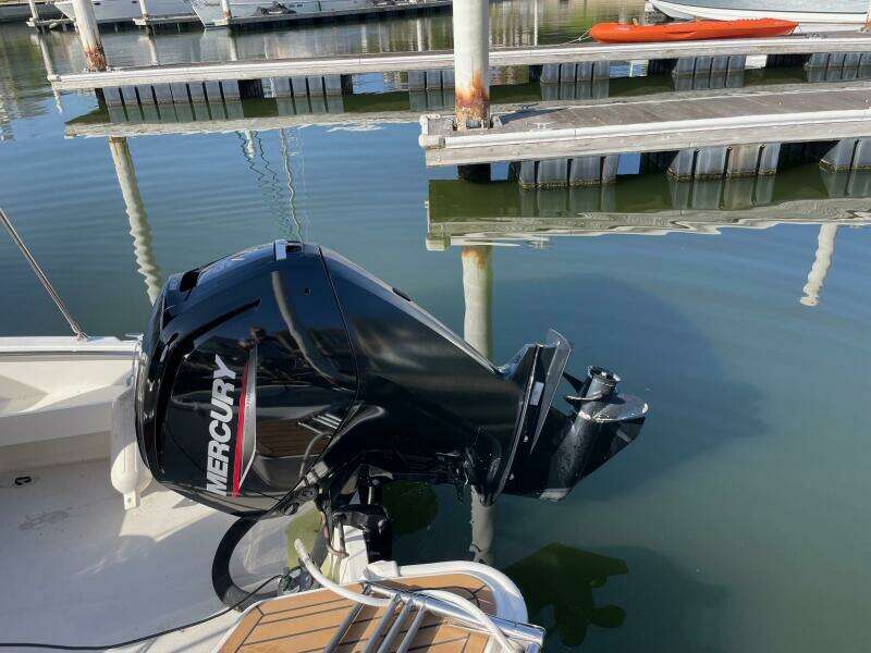 2021 Boston Whaler 