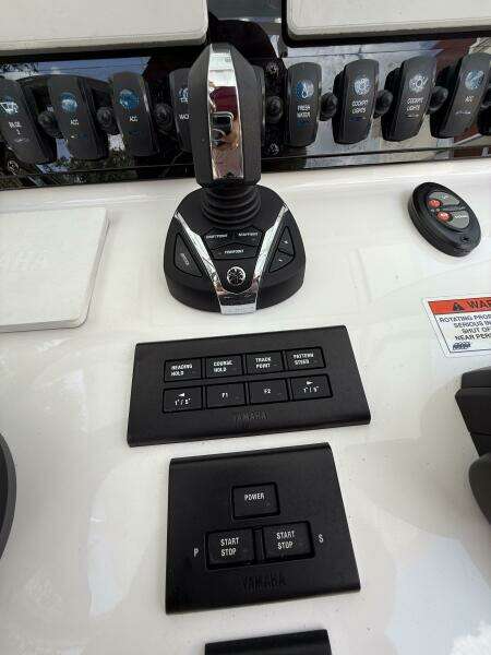 2022 Sea Hunt Ultra 265 SE