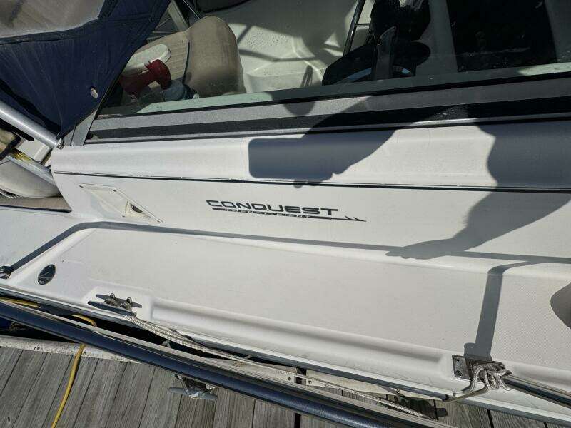 1999 Boston Whaler 28 Conquest